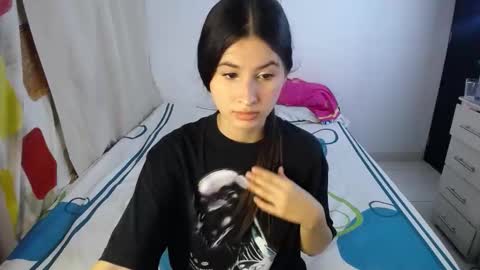 Snapshot of erosgirls_ chatting on October 2025 03:53:01 AM erosgirls_ online show from October 2025 03:53:01 AM