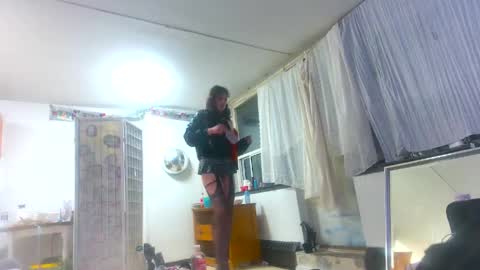 Snapshot of erotica_angel chatting on May 2026 07:37:01 AM Nikki Erotica online show from May 2026 07:37:01 AM