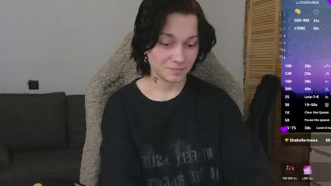 esajukyy online show from April 2026 03:17:02 PM