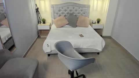 Escarlet online show from October 2025 01:46:02 PM