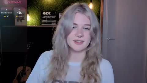 EshleGreen online show from June 2026 07:44:01 AM