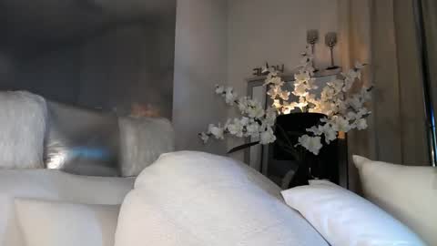 Snapshot of eskeira_ chatting on March 2025 12:53:01 AM Esther online show from March 2025 12:53:01 AM