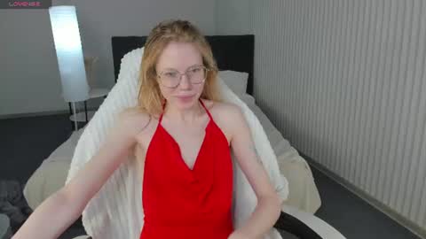 Esme Runn online show from July 2026 03:02:01 AM