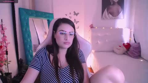 Esmeralda online show from February 2025 07:49:01 PM