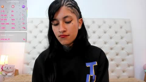 esmeralda  online show from April 2026 07:58:02 PM