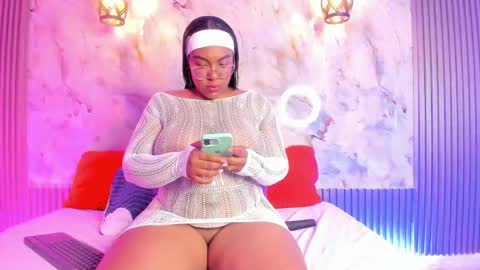 esmeralda online show from December 2024 02:08:02 AM