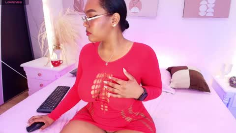 Snapshot of esmeralda_duarte chatting on April 2026 03:59:01 AM esmeralda online show from April 2026 03:59:01 AM