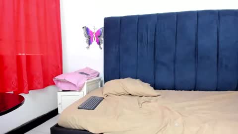 esmeralda_gomes_ online show from October 2025 08:11:02 PM
