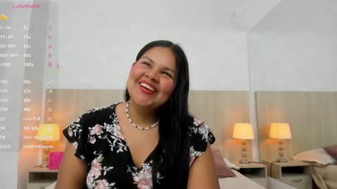 Esmeralda online show from March 2026 07:35:01 PM