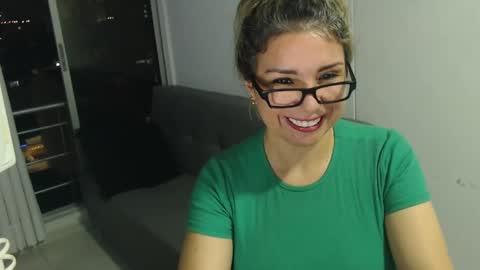 Juliana online show from December 2024 12:00:02 AM