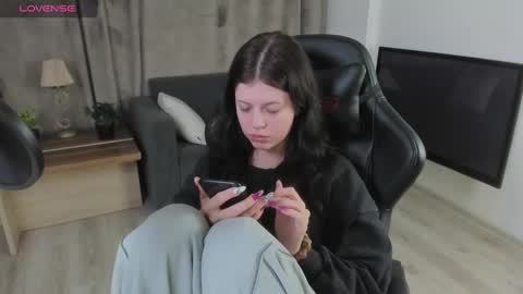 Snapshot of este_ria chatting on December 2024 06:49:02 PM esteria online show from December 2024 06:49:02 PM