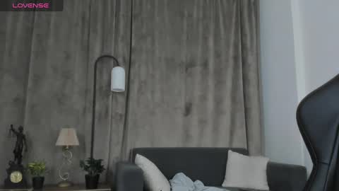 Snapshot of este_ria chatting on December 2024 06:33:02 AM esteria online show from December 2024 06:33:02 AM