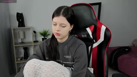 Snapshot of este_ria chatting on December 2024 12:02:01 AM esteria online show from December 2024 12:02:01 AM