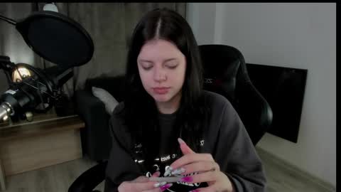 Snapshot of este_ria chatting on December 2024 09:35:02 AM esteria online show from December 2024 09:35:02 AM