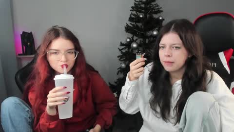 Snapshot of este_ria chatting on December 2024 09:08:01 PM esteria online show from December 2024 09:08:01 PM