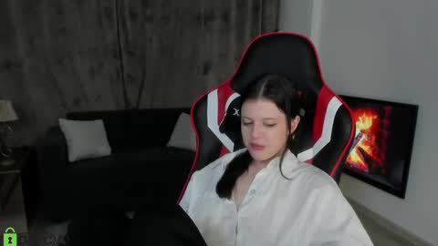 Snapshot of este_ria chatting on December 2024 03:16:02 AM esteria online show from December 2024 03:16:02 AM