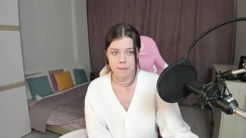 Snapshot of este_ria chatting on December 2024 09:20:01 PM esteria online show from December 2024 09:20:01 PM