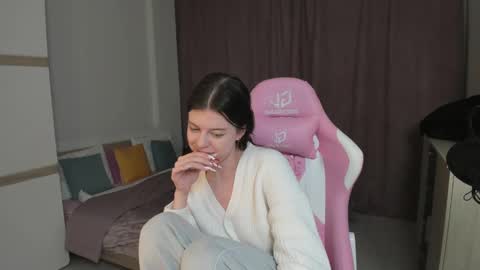 Snapshot of este_ria chatting on December 2024 02:51:01 AM esteria online show from December 2024 02:51:01 AM