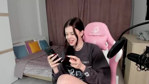 Snapshot of este_ria chatting on January 2025 12:05:02 AM esteria online show from January 2025 12:05:02 AM