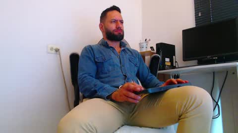 esteban online show from March 2026 01:49:02 PM