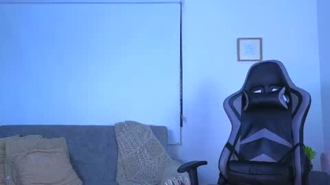 Snapshot of esteban_de_louise chatting on June 2026 11:19:05 AM ESTEBAN online show from June 2026 11:19:05 AM