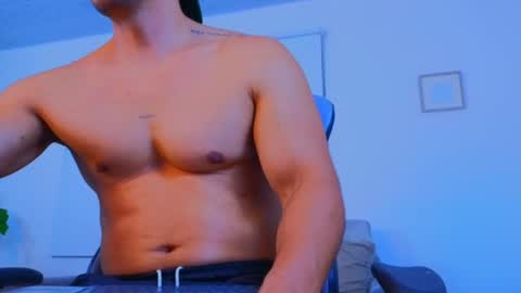 Snapshot of esteban_de_louise chatting on June 2026 02:55:02 PM ESTEBAN online show from June 2026 02:55:02 PM