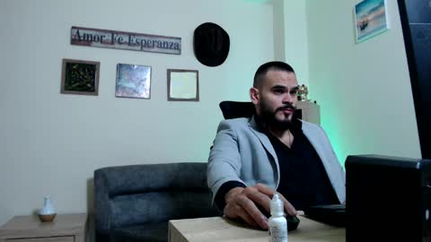 Esteban Fernandez online show from March 2026 03:44:02 AM