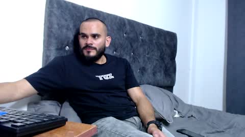 Snapshot of esteban_fer chatting on May 2026 03:30:01 PM Esteban Fernandez online show from May 2026 03:30:01 PM