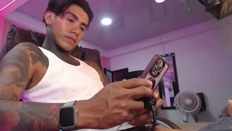 ESTEBAN RODRIGUEZ online show from December 2025 02:16:02 AM