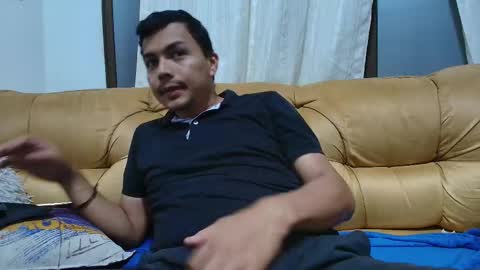 Esteban online show from October 2025 03:04:02 AM