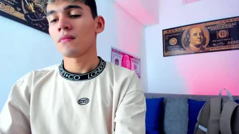 Snapshot of estebanperez_ chatting on December 2024 12:01:02 PM Esteban online show from December 2024 12:01:02 PM