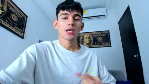 Snapshot of estebanperez_ chatting on January 2025 12:04:02 PM Esteban online show from January 2025 12:04:02 PM
