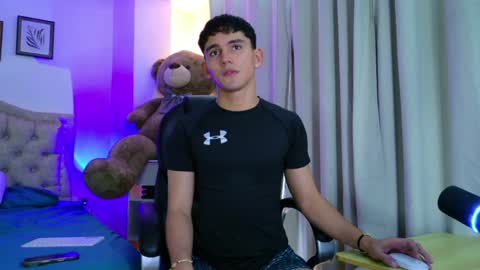 Esteban online show from June 2026 07:47:01 PM
