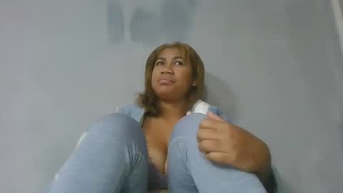 Snapshot of estelah796836 chatting on May 2026 04:17:01 AM estelah796836 online show from May 2026 04:17:01 AM