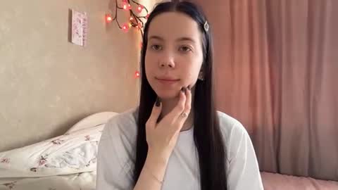 estellezdebski online show from July 2026 12:14:02 PM