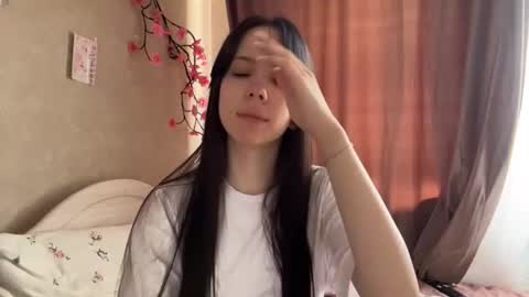 estellezdebski online show from August 2026 12:15:02 PM