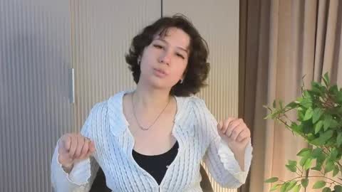 Lily online show from May 2026 04:04:02 PM