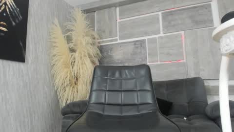 Estephany online show from October 2025 02:12:02 AM