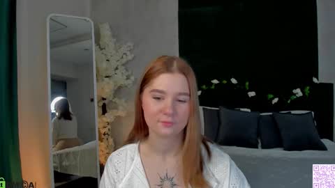 Ester online show from December 2025 11:35:01 PM