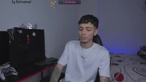 estivenvel online show from March 2026 10:05:01 PM