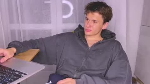 Snapshot of estremecerse chatting on July 2026 07:29:02 PM Alex online show from July 2026 07:29:02 PM