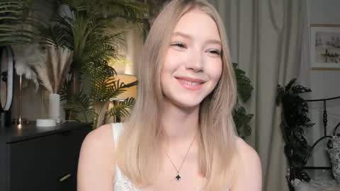 Natalie online show from October 2025 05:41:01 AM