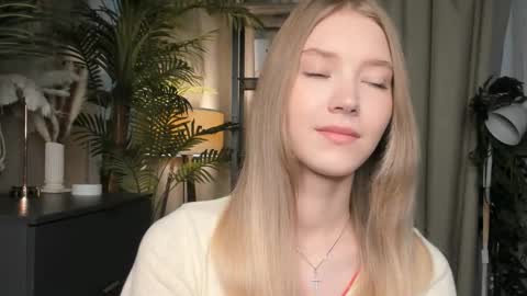 Natalie online show from November 2025 05:40:01 AM