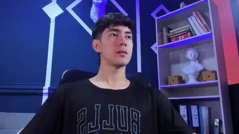 Etham online show from October 2025 01:17:02 PM