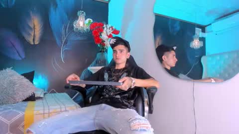 Ethan online show from December 2025 09:33:01 PM