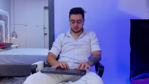 ethan_greys online show from December 2025 04:32:01 AM