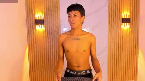 ethan_thouse online show from November 2025 07:46:02 PM