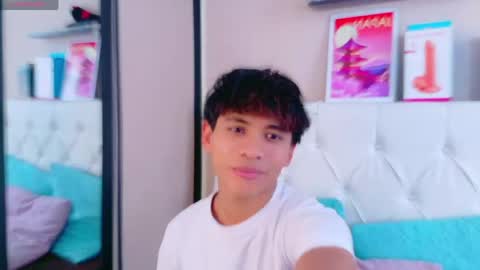 Snapshot of ethan_westt chatting on June 2026 08:43:01 PM Ethan online show from June 2026 08:43:01 PM
