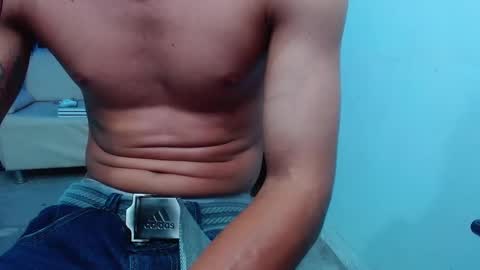 Snapshot of ethan_white_ chatting on February 2025 03:10:02 AM ethan white online show from February 2025 03:10:02 AM