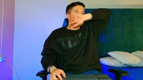 ethanconnor_ online show from October 2025 12:17:01 PM